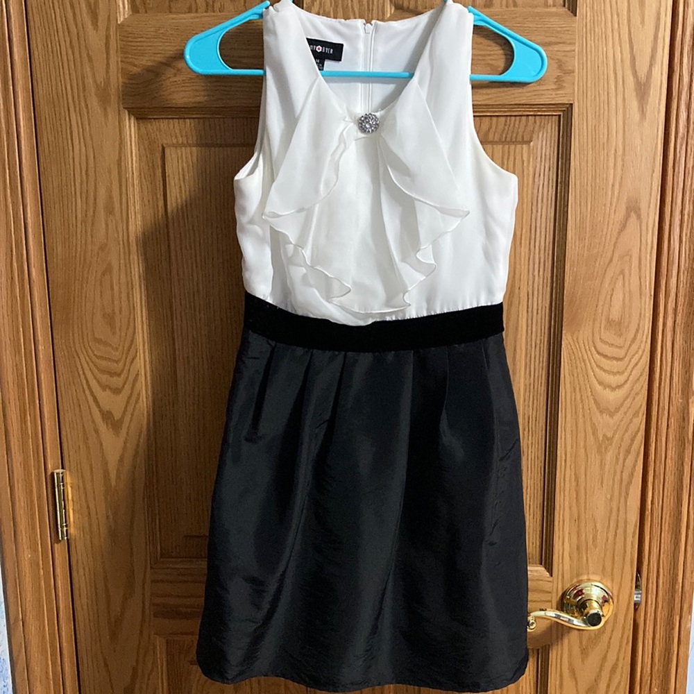 Amy Byer White And Black Kids Size 14 Conched Dress Velvet Waist Band